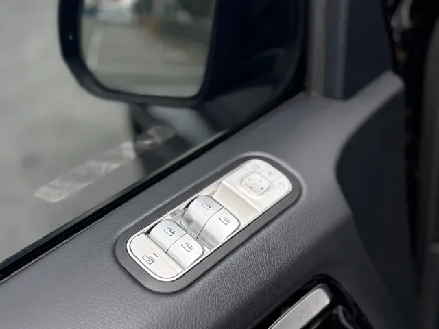 Mercedes-Benz G-Class — Фото автомобиля 13