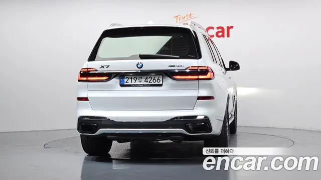 BMW X7 — Фото автомобиля 4
