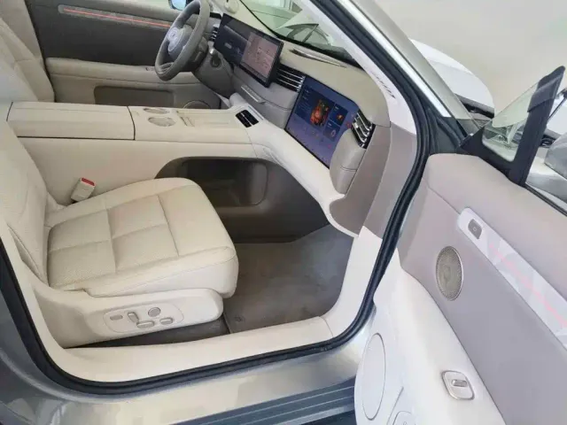 IM Motors LS6 — Фото автомобиля 13