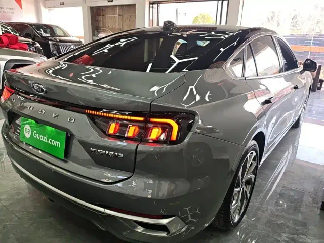 Ford Mondeo — Фото автомобиля 6