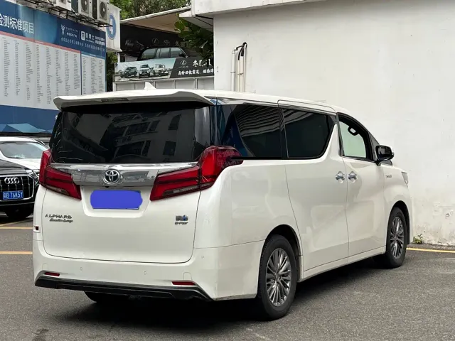 Toyota Alphard — Фото автомобиля 9