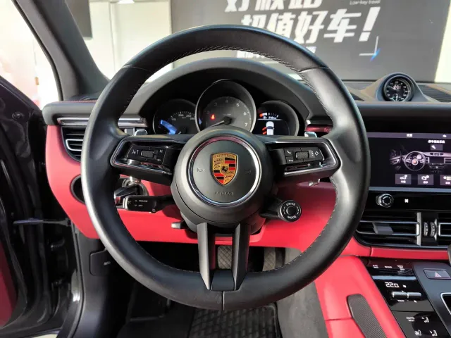Porsche Macan — Фото автомобиля 8