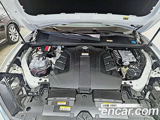 Volkswagen Touareg Generation 3 — Фото автомобиля 6