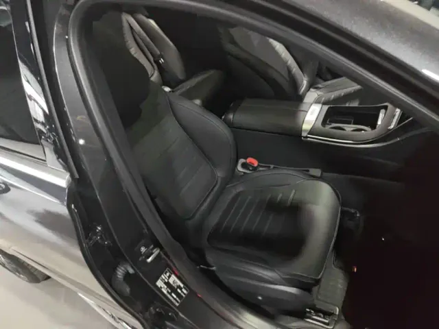 Mercedes-Benz C-Class — Фото автомобиля 24