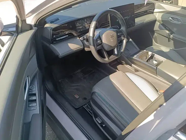 BYD Qin L — Фото автомобиля 15