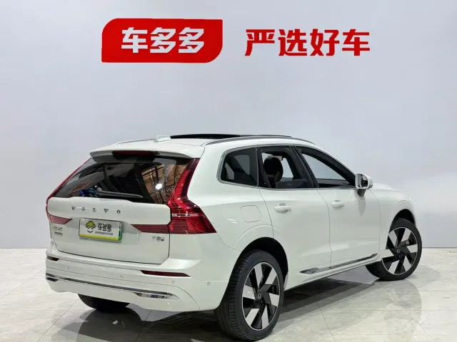 Volvo XC60 — Фото автомобиля 7