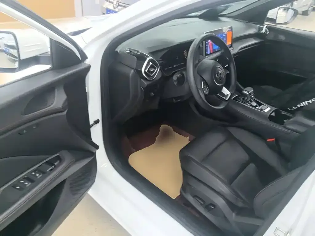 MG MG5 2025 300TGI Global Flagship — Фото автомобиля 11