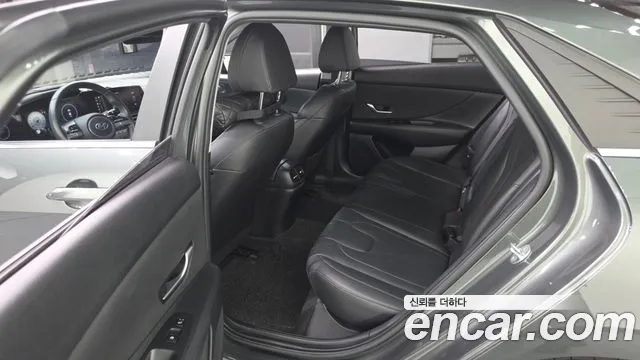 Hyundai Avante CN7 — Фото автомобиля 11