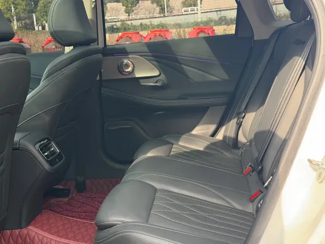 Chery Arrizo 8 — Фото автомобиля 10