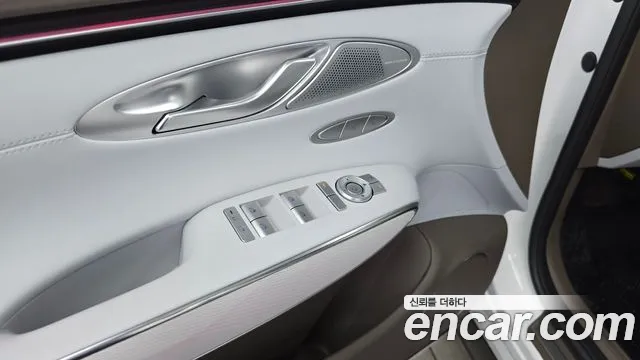 Genesis GV70 2.5T Бензин AWD — Фото автомобиля 28
