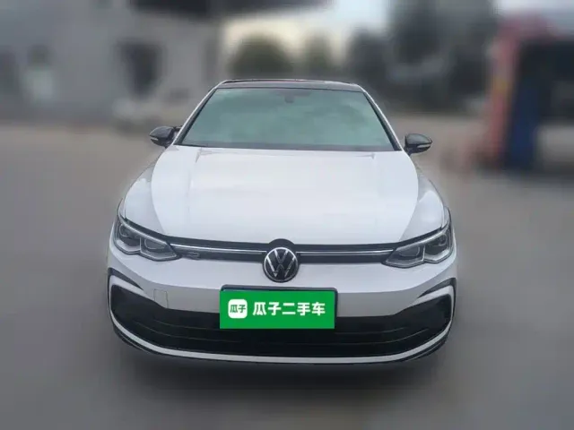 Volkswagen Golf — Фото автомобиля 2