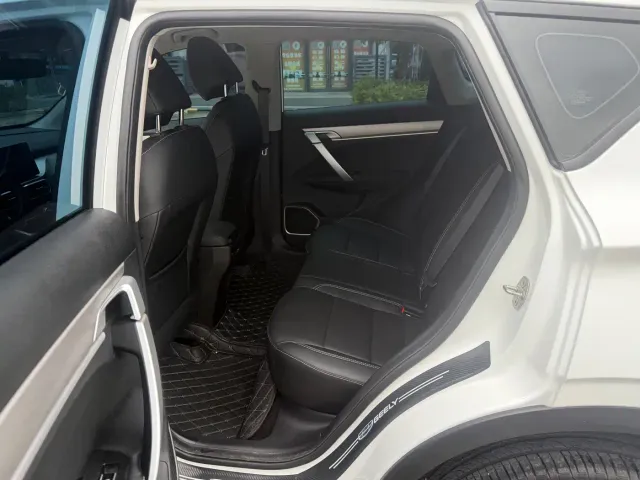 Geely Binyue — Фото автомобиля 5