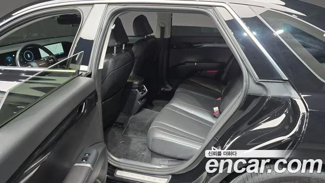 Hyundai Grandeur Grandeur (GN7) 2.5 Бензин 2WD — Фото автомобиля 11