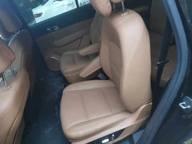 Li Auto ONE — Фото автомобиля 14