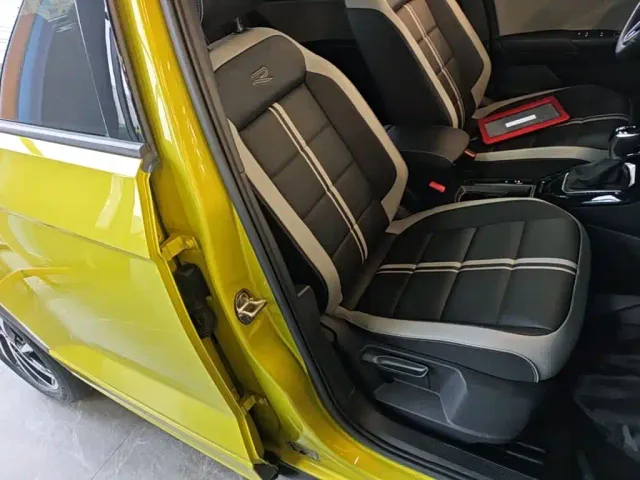 Volkswagen T-Roc — Фото автомобиля 24