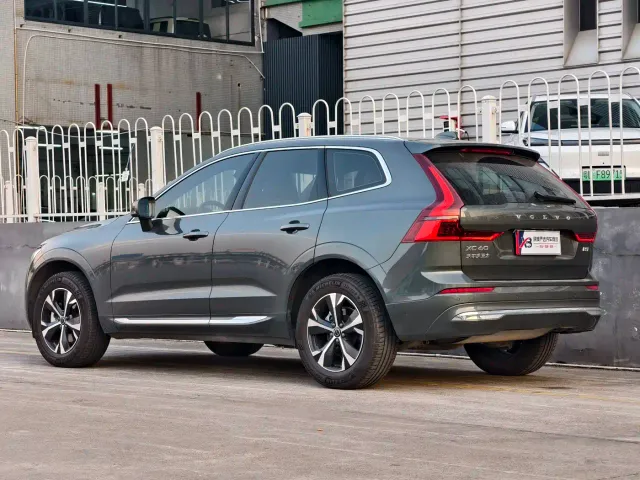 Volvo XC60 — Фото автомобиля 6