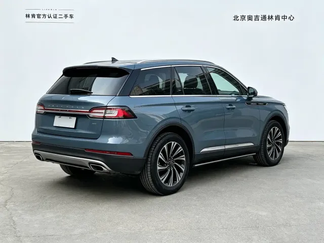 Lincoln Aviator — Фото автомобиля 5