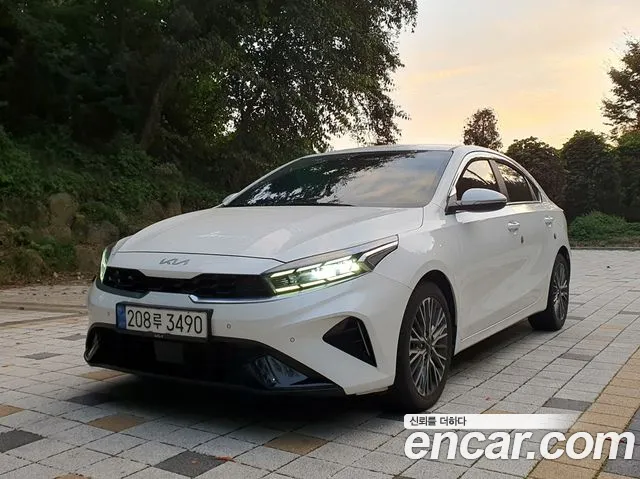 Фотография автомобиля — Kia K3 Generation 2