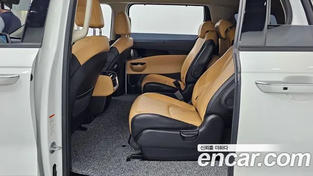 Kia Carnival 4th Gen — Фото автомобиля 12