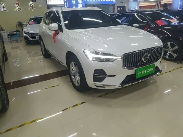 Volvo XC60 — Фото автомобиля 3