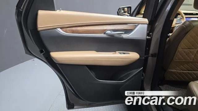 Cadillac XT5 — Фото автомобиля 14