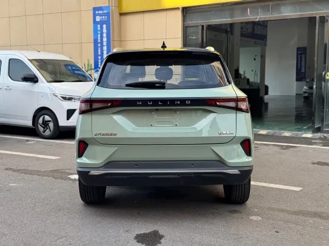 Wuling Asta — Фото автомобиля 11
