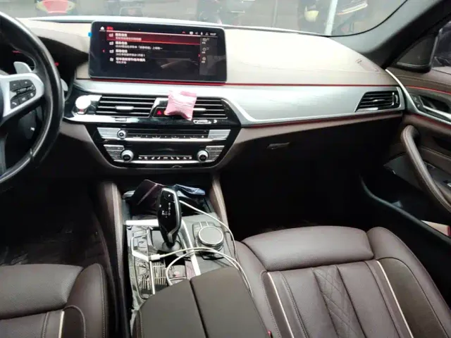 BMW 5 Series — Фото автомобиля 13