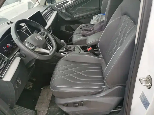 Volkswagen Tiguan L — Фото автомобиля 14