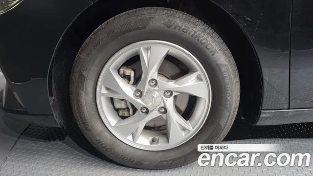 Hyundai AVANTE Avante (CN7) — Фото автомобиля 5