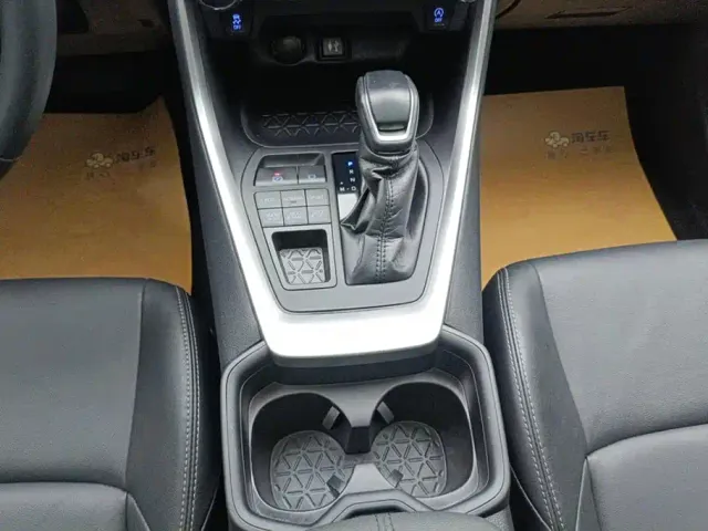 Toyota Wildlander — Фото автомобиля 16