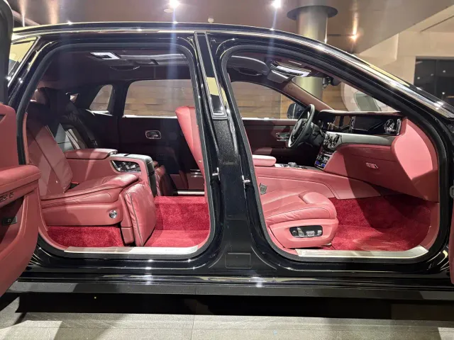 Rolls-Royce Ghost — Фото автомобиля 27