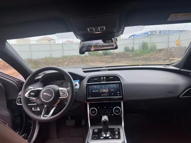 Jaguar XEL — Фото автомобиля 18