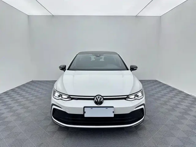 Volkswagen Golf — Фото автомобиля 2