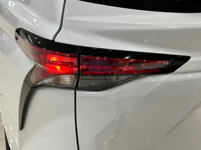 Toyota Sienna — Фото автомобиля 22