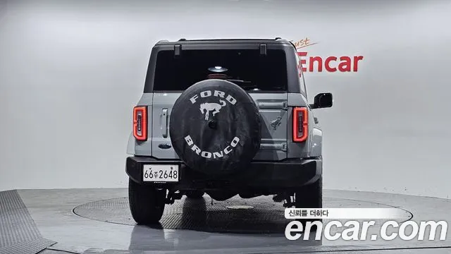 Ford Bronco — Фото автомобиля 4