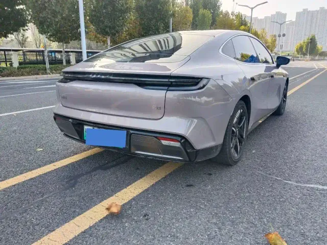 Geely Galaxy E8 — Фото автомобиля 4