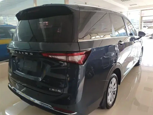 Wuling Jiachen — Фото автомобиля 6