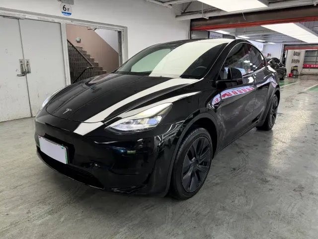 Фотография автомобиля — Tesla Model Y
