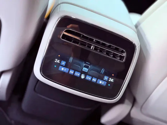 Denza Z9GT — Фото автомобиля 14