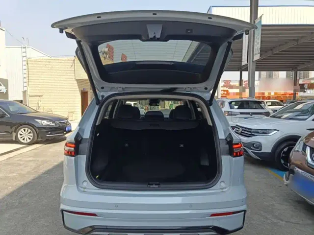Geely Xingyue L — Фото автомобиля 18