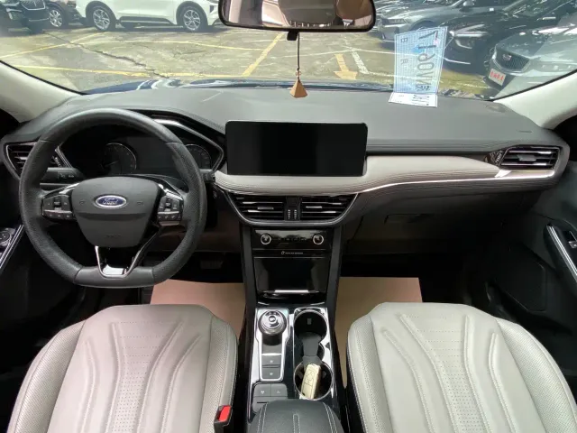 Ford Escape — Фото автомобиля 11