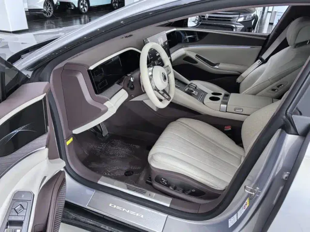 Denza Z9GT — Фото автомобиля 7