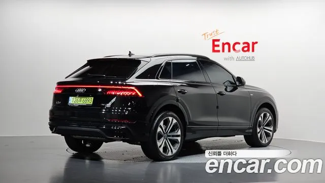 Audi Q8 55 TFSI quattro Premium — Фото автомобиля 2