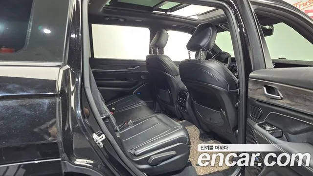 Jeep Cherokee Grand Cherokee(WL) L 3.6 Overland — Фото автомобиля 11