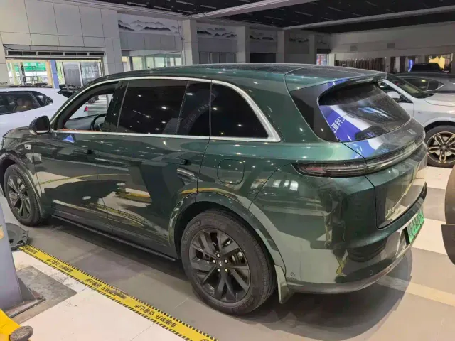 Li Auto L7 — Фото автомобиля 8