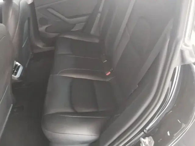 Tesla Model 3 — Фото автомобиля 16