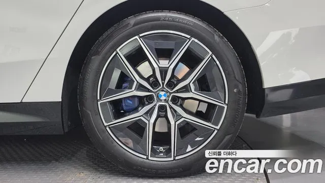BMW 5-Series — Фото автомобиля 5
