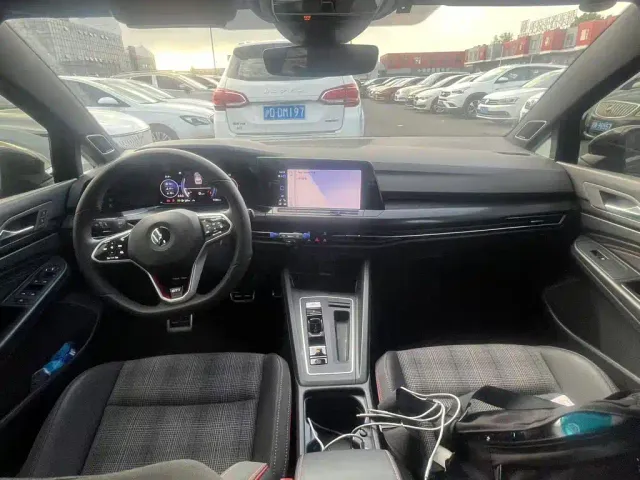 Volkswagen Golf GTI — Фото автомобиля 8