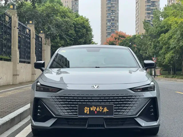 Changan UNI-V — Фото автомобиля 2