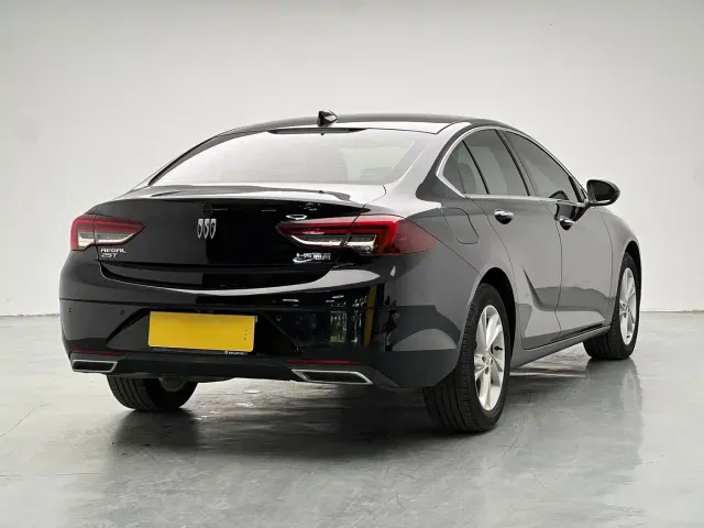 Buick Regal — Фото автомобиля 5